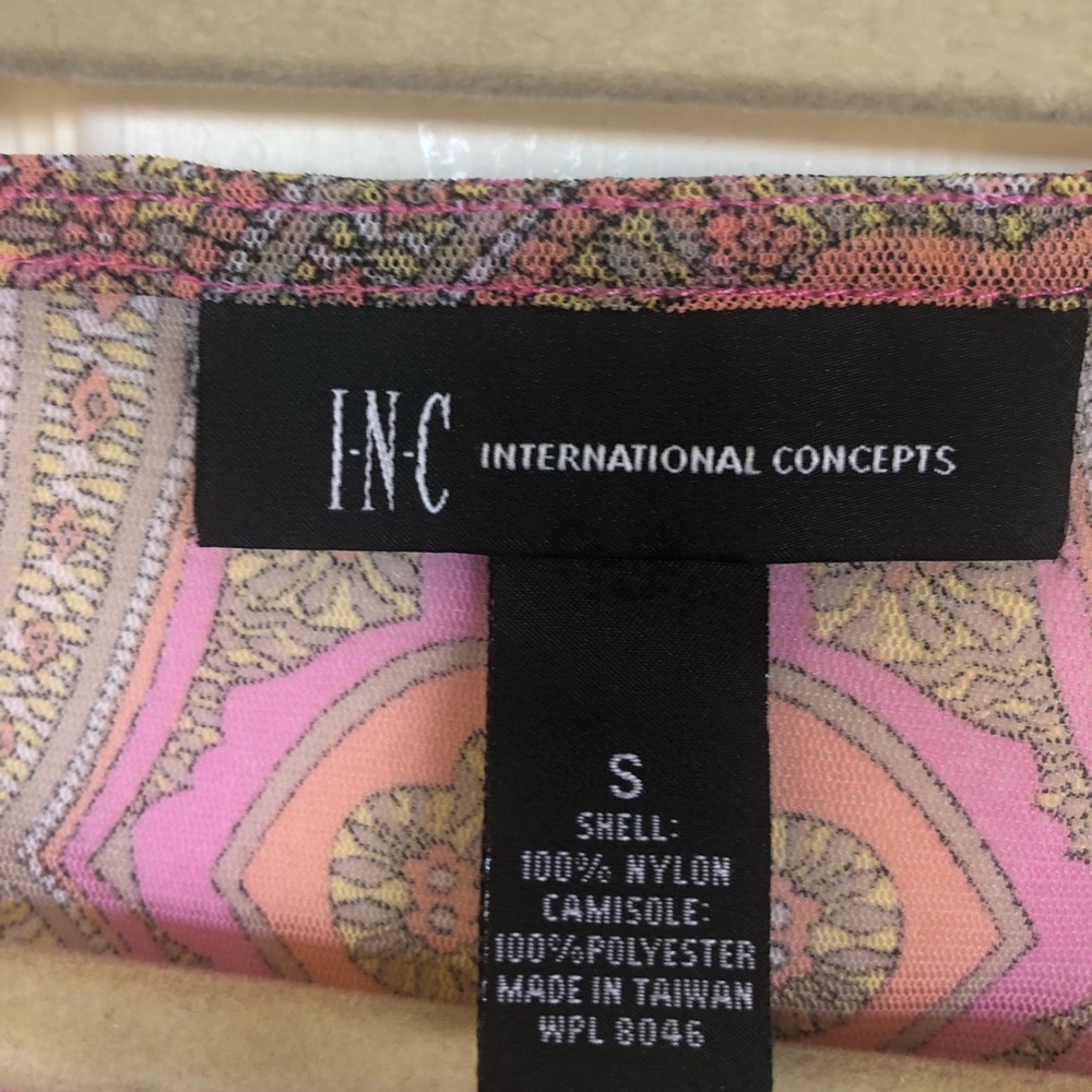 Women’s top - Picture 7 of 8